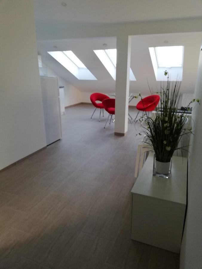 Apartmani Deluxe جاسينايس المظهر الخارجي الصورة